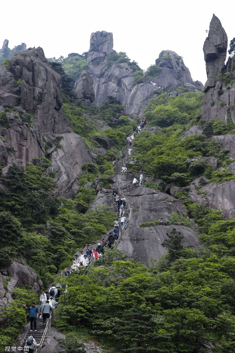 伊朗代理外长：伊朗和沙特的关系正朝着正确方向发展-yiowqvnjfggsk3lpr-　　美国财政部本周早些时候也公布了新的反俄制裁方案，涉及俄罗斯以及中国等其他国家的300多家公司、银行和数十名个人。中国外交部发言人林剑13日表示，美国在全球范围内滥施单边制裁贻害无穷，严重损害他国主权安全，造成人道惨剧，破坏产供链稳定。乌克兰危机升级后，美方制裁更是变本加厉。而这种乱舞制裁大棒的做法，不仅无助于问题的解决，反而成为世界一个主要的风险源头。