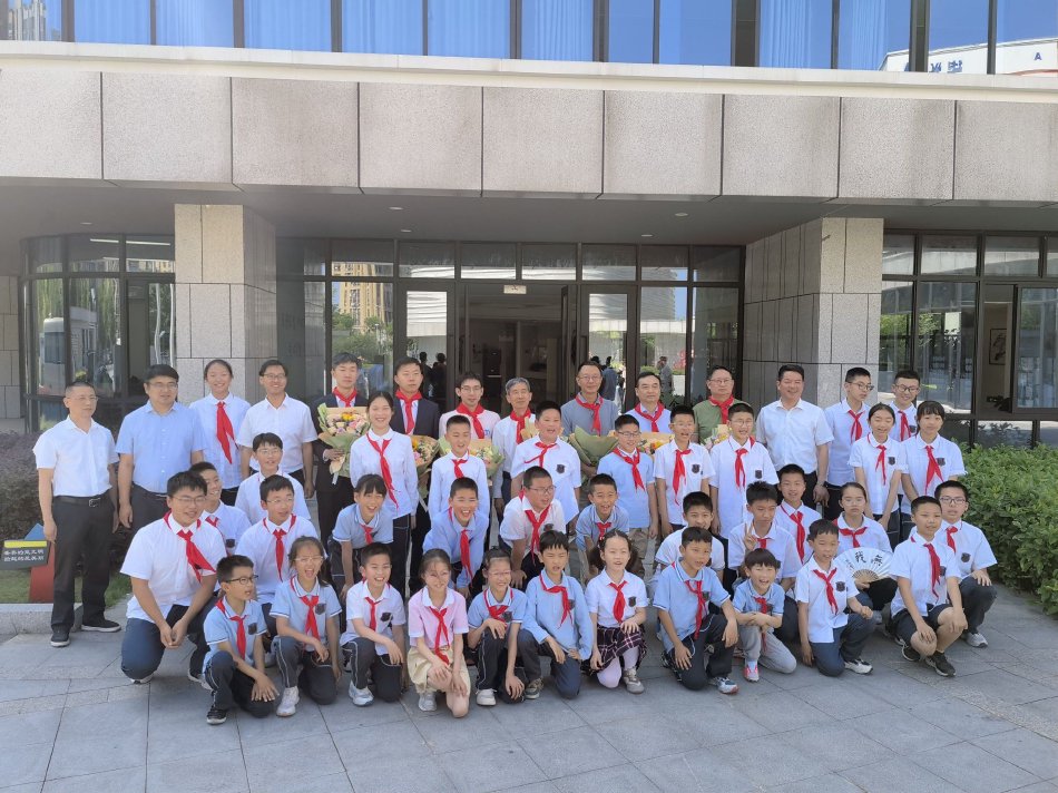 正式发布！“每晚22点后不应催收”　　也正是因为如此，此次中国海警在发布相关信息时，没有使用此前曾经屡次使用的“执法巡查”这一说法，而是换上了“综合执法演练”这个新的表述。