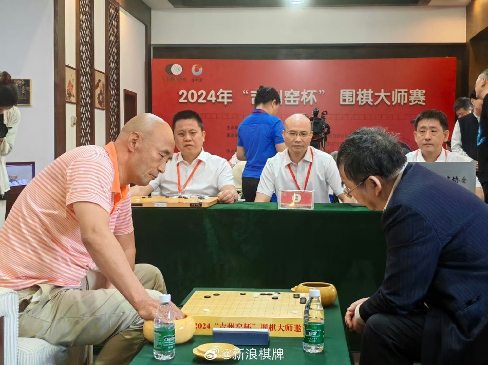 中方就世卫大会涉台问题点名：“日本跳得尤其高”　　不过兴业证券的观点相对乐观。兴业证券认为，近期的市场调整，并非由基本面、政策面等因素主导，而更多受情绪与风险偏好影响。参考历史经验，在行业轮动的过程中，市场往往经历震荡。此后，随着轮动收敛、新的主线形成，市场也将逐步迎来修复。例如2019年4月至5月，当时市场的核心资产主线正是在调整中逐步确立，进而成为共识的。